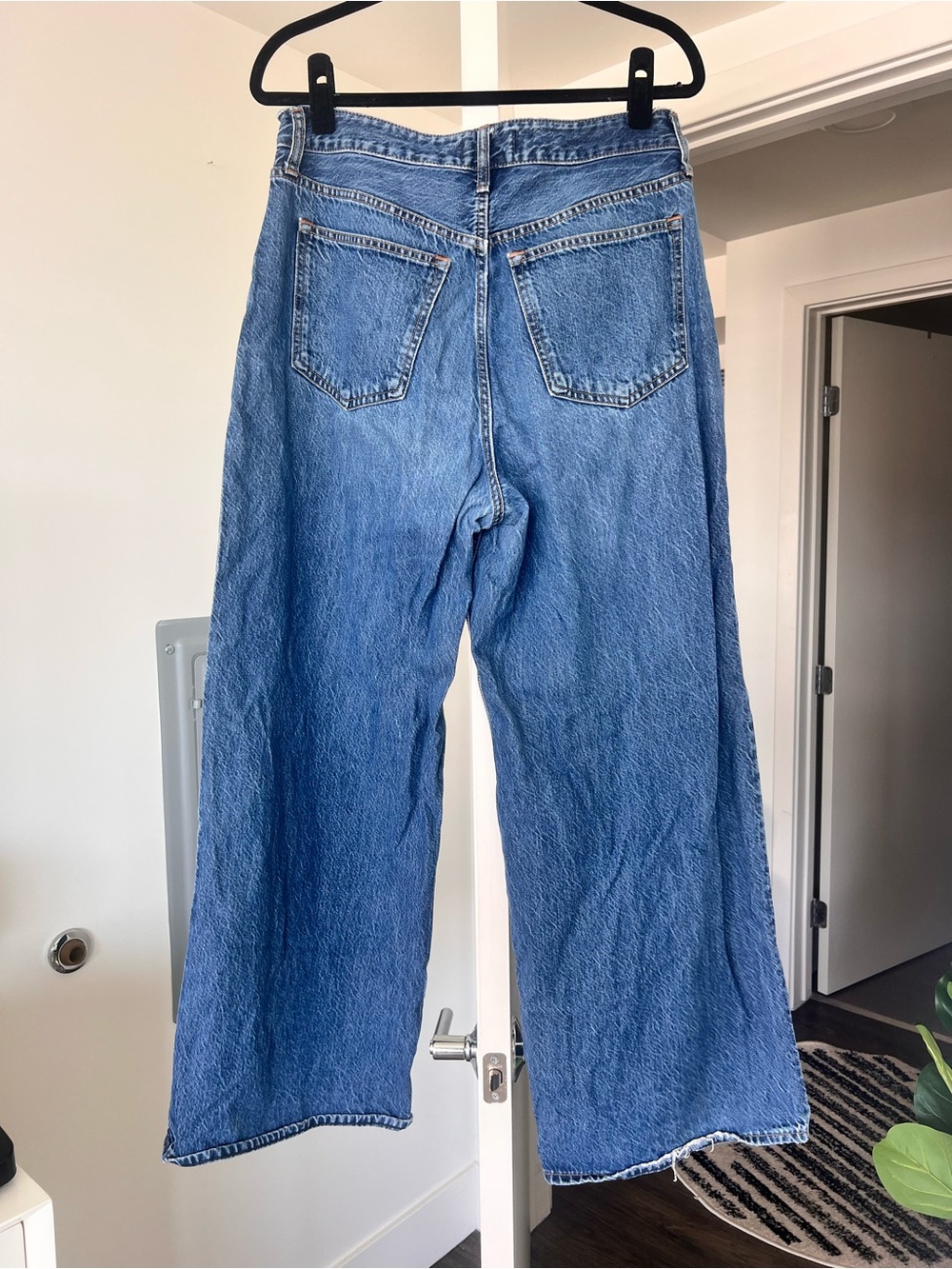 Abercrombie & Fitch Curve Love High Rise Wide Leg Jean Dark Wash Size 30S - Picture 6 of 8